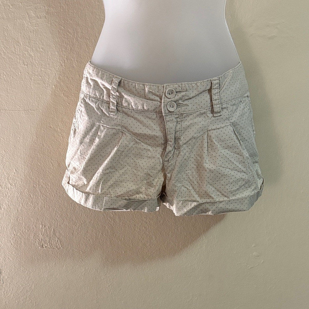Hollister Cream Women's Cargo Shorts